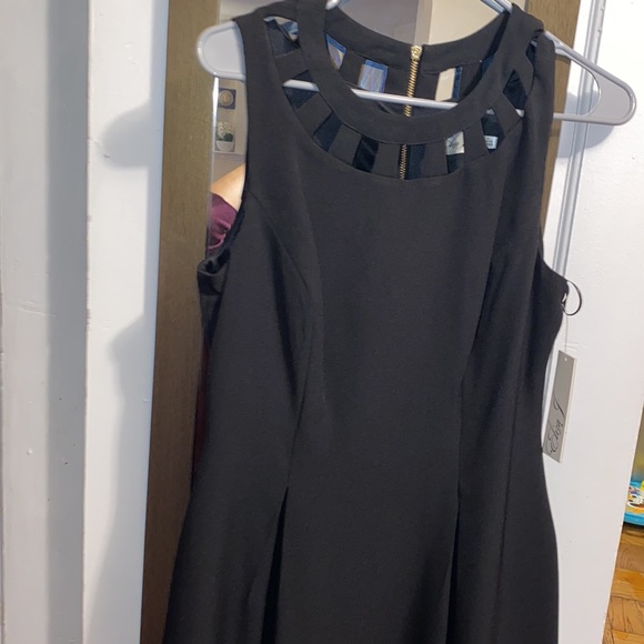 Women’s Dress - Picture 4 of 6